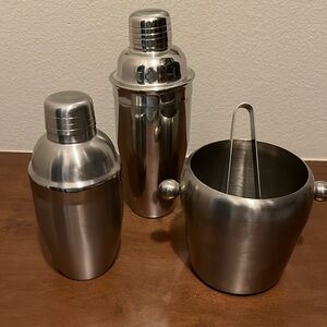 Stainless Steel Shakers & Icebucket
